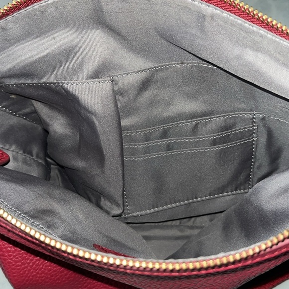 Fossil  Cross, body or shoulder bag  Red genuine pebbled leather  Card slots EUC - Picture 13 of 15